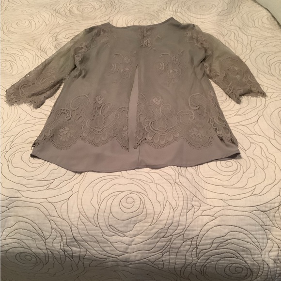 Lace grey top. - Picture 3 of 3